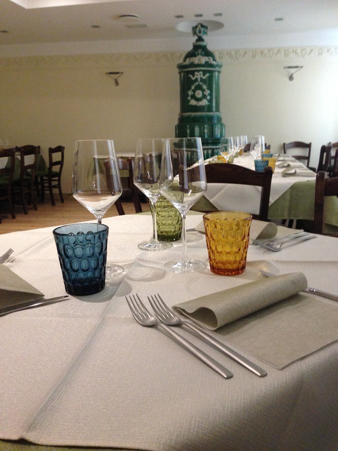 Hotel Antica Trattoria Cles Esterno foto