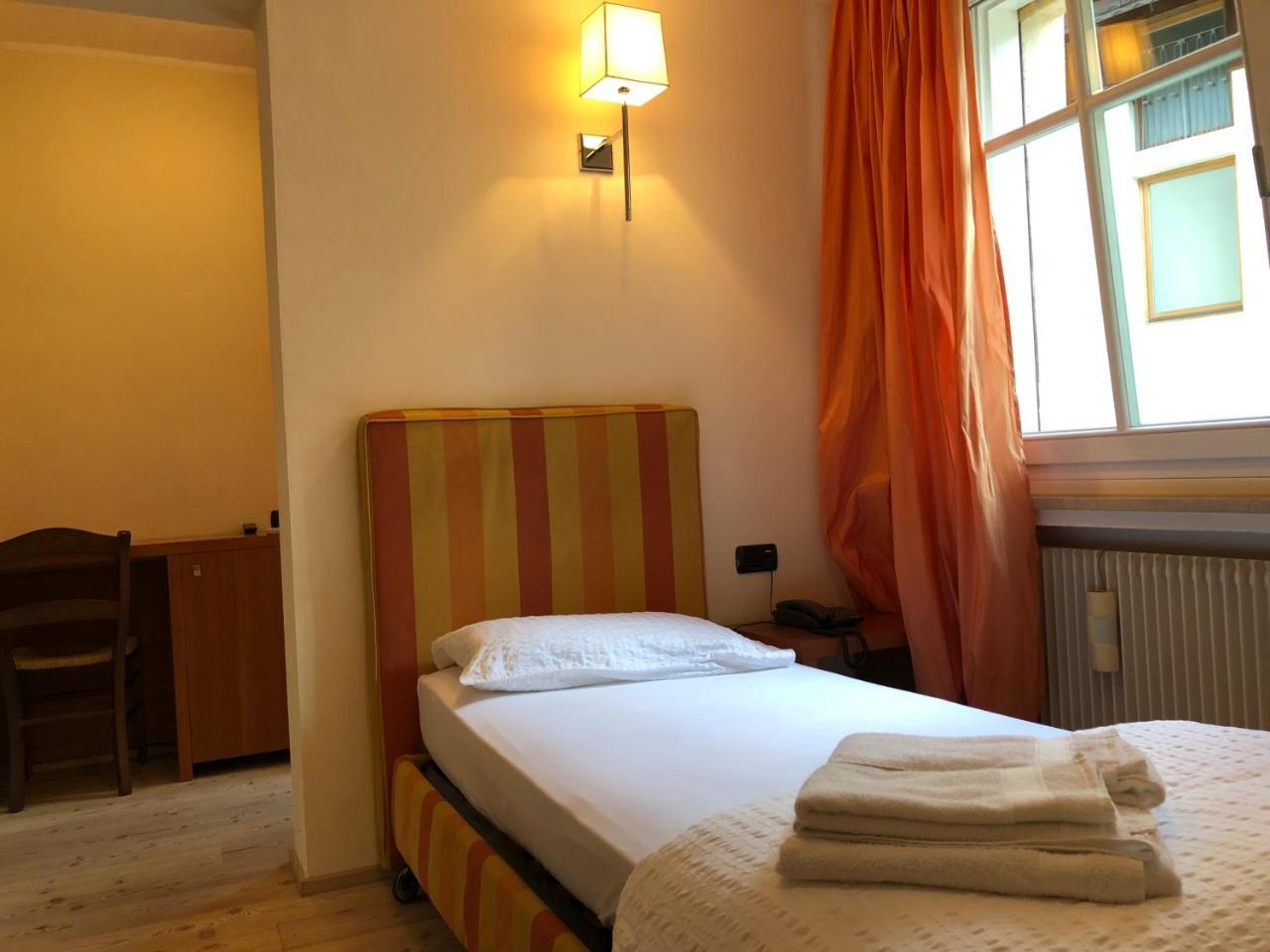 Hotel Antica Trattoria Cles Esterno foto
